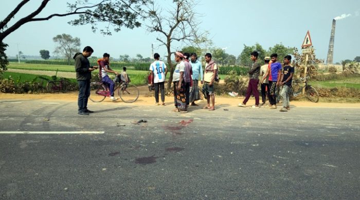 গাংনীতে ট্রাক চাপায় এক শিশু নিহত