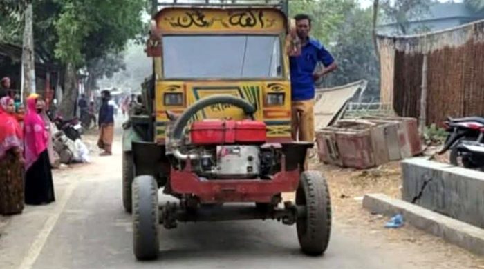 মিরপুরে মাটি বহনকারী ট্রলি চাপায় শিশু নিহত