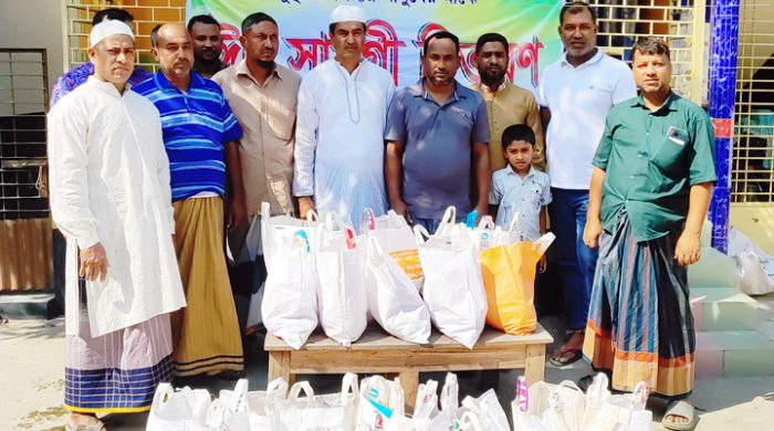 গাংনীতে ধানখোলা মাঝের পাড়া একতা যুব সংঘের উদ্যোগে ঈদ উপহার বিতরণ