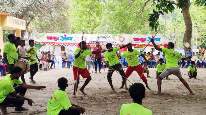 বর্ষবরণে গাংনীতে গ্রাম বাংলার ঐতিহ্যবাহী লাঠিখেলা অনুষ্ঠিত
