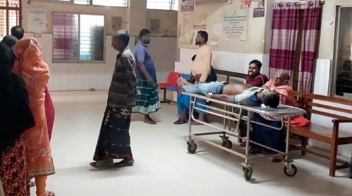 গাংনীতে স্যালোইঞ্জিন চালিত যান উল্টে মাছ ব্যবসায়ী নিহত