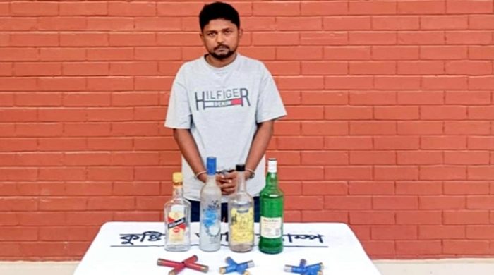দৌলতপুরে গুলিসহ স্বেচ্ছাসেবক দলের নেতা আটক