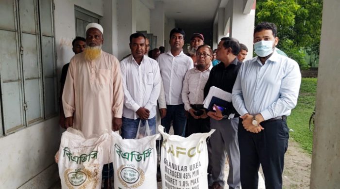 গাংনীতে তুলা চাষে প্রণোদনা কর্মসূচির উপকরণ বিতরণ