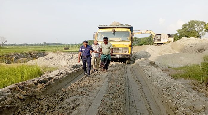 গাংনীতে বালু উত্তোলনের অপরাধে ৫০ হাজার টাকা জরিমানা