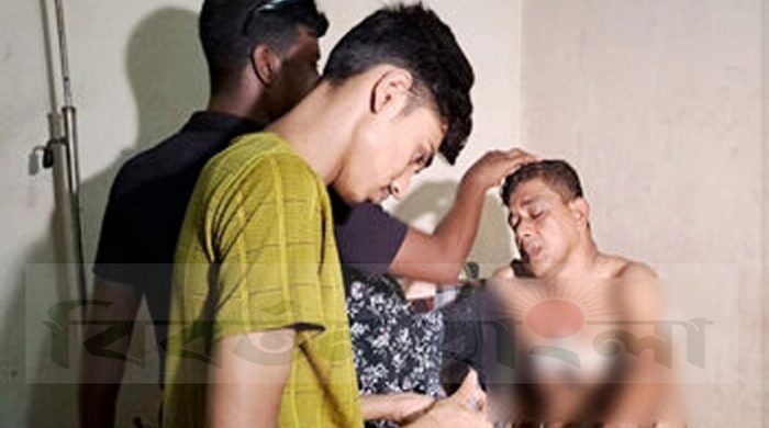 কুষ্টিয়ায় আওয়ামী লীগ নেতার ছেলের বঁটির আঘাতে এসআই আহত