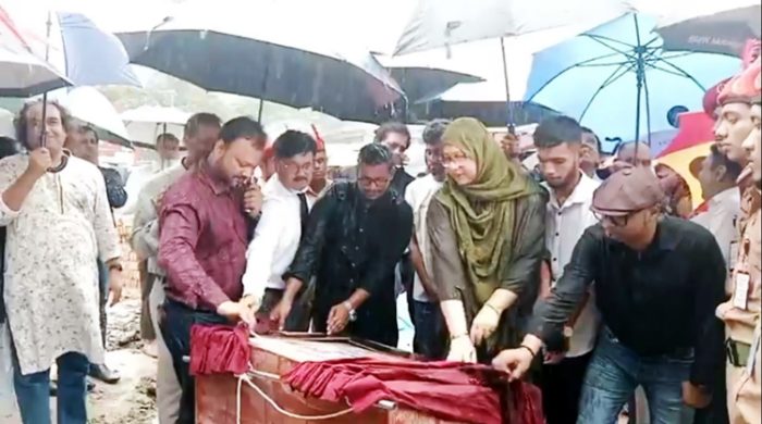 মেহেরপুরে জুলাই শহীদ স্মৃতিস্তম্ভের নির্মাণ কাজের উদ্বোধন