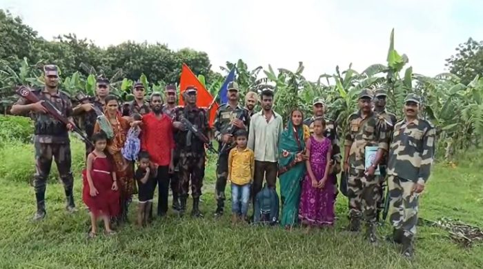 মুজিবনগরে বিজিবির কাছে ৯ বাংলাদেশীকে হস্তান্তর করেছে বিএসএফ