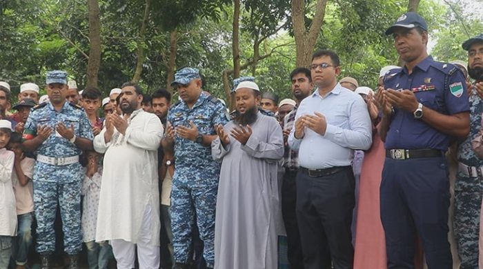 মাইলস্টোন ট্র্যাজেডিতে নিহত অভিভাবক রজনীর কবরে বিমান বাহিনীর শ্রদ্ধা নিবেদন
