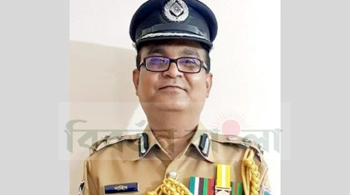 মেহেরপুরে তারিক হত্যা মামলার প্রধান আসামী পুলিশের সাবেক ডিআইজি নাহিদুল ইসলাম গ্রেফতার