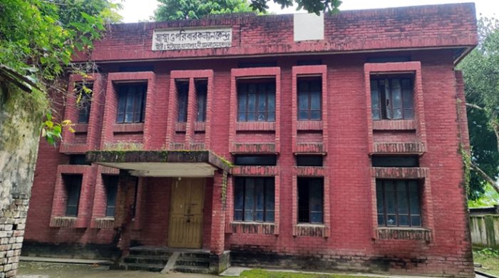 গাংনীতে নানা সমস্যায় ধুঁকছে মটমুড়া ইউনিয়ন স্বাস্থ্য ও পরিবার কল্যাণ কেন্দ্র