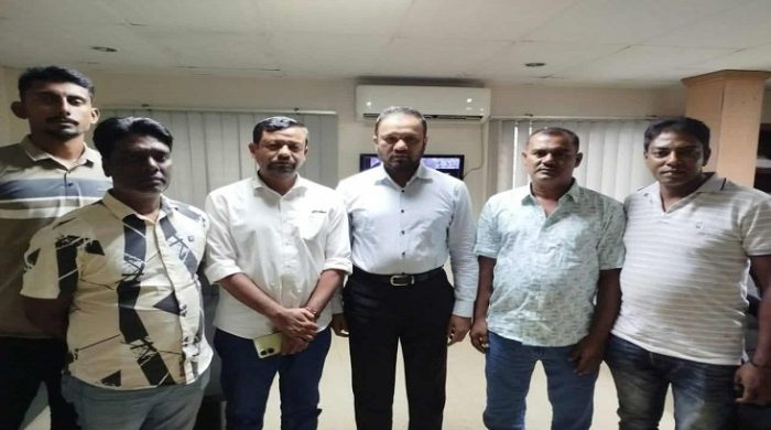 মেহেরপুর জেলা বিএনপির সভাপতির সাথে গাংনী পৌর বিএনপির নেতৃবৃন্দের সৌজন্য সাক্ষাৎ