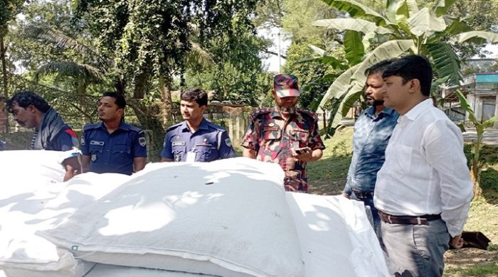 গাংনীতে বিএডিসি ডিলারের সার জব্দ - ভ্রাম্যমান আদালতে জরিমানা
