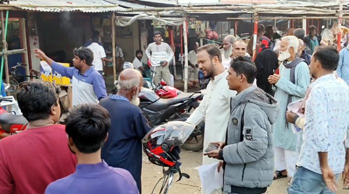 ৩১ দফা কর্মসূচি বাস্তবায়নে গাংনীতে লিফলেট বিতরণ করেছে বিএনপি