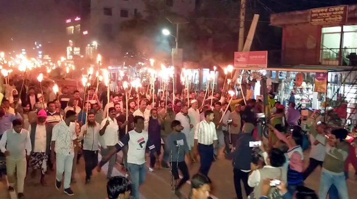 মেহেরপুর-২ গাংনী আসনের মনোনয়ন পরিবর্তনের দাবিতে বিএনপির মশাল মিছিল