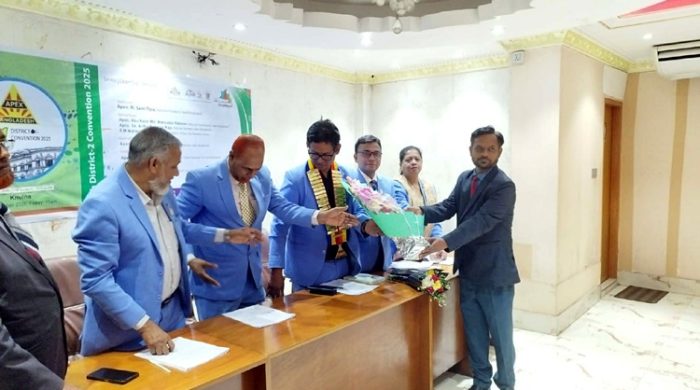 খুলনায় এপেক্স ক্লাব কনভেনশনে জেলা-৬ এর গভর্নর রফিকুল আলম বকুল