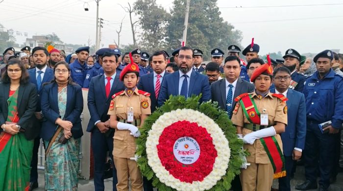 যথাযোগ্য মর্যাদায় মেহেরপুরে মহান বিজয় দিবস উদযাপন