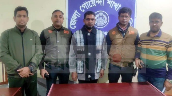 স্বেচ্ছায় আত্মগোপনে থাকা এনসিপির নেতা তামিমের বাবা কামরুল ইসলামকে উদ্ধার করলো ডিবি  