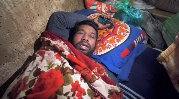 মেহেরপুরে চালকের সাহসিকতায় ইজিবাইক ফেলে পালাল ছিনতাইকারীরা