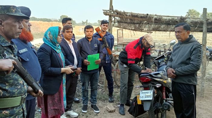 মেহেরপুরে ভ্রাম্যমাণ আদালতের অভিযানে ইটভাটায় দুই লাখ টাকা জরিমানা