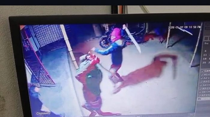 মেহেরপুরে দোকানে বোমা ফাটিয়ে ডাকাতি, টাকা-ফোন লুট