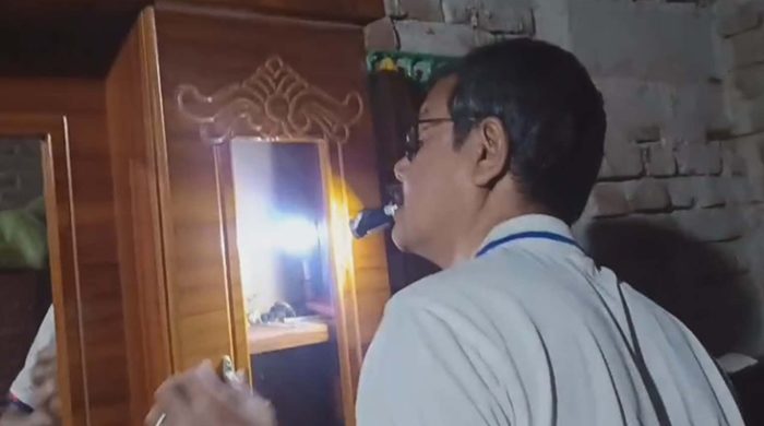 মেহেরপুরে দরিদ্র এক নারী কাপড় ব্যবসায়ীকে মাদক মামলায় ফাঁসানোর অভিযোগ মাদকদ্রব্য অধিদপ্তরের কর্মকর্তার বিরুদ্ধে