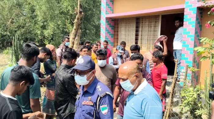 মেহেরপুরে বাঁশবাগান থেকে অজ্ঞাত ব্যক্তির অর্ধগলিত মরদেহ উদ্ধার