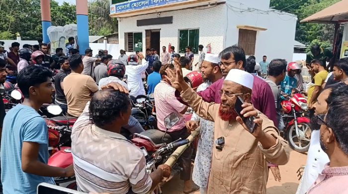 ফিলিং স্টেশনে তেল আসার সাথে সাথেই বিতরণ করতে হবে: এমপি নাজমুল হুদা