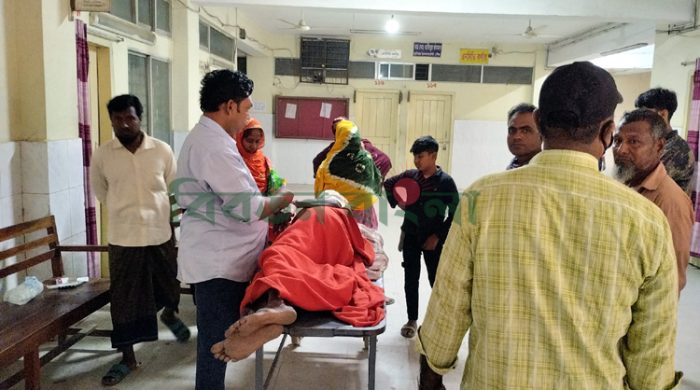 গাংনীতে চাঁদা দাবি ও পূর্ব-শত্রুতার জেরে হামলায় প্রতিবন্ধী নারীসহ আহত-২