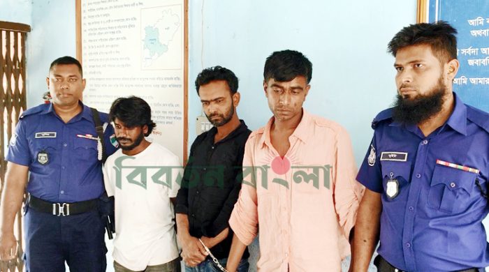 গাংনীতে ট্রান্সফরমার চোর চক্রের ৩ সদস্য আটক- ট্রান্সফরমার উদ্ধার