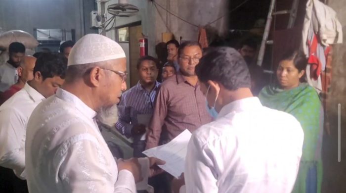 আবাসিক ভবনের নিচে ২৫ হাজার লিটার তেল মজুদকারী ব্যবসায়ীকে জরিমানা