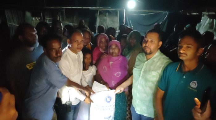 গাংনীতে বজ্রপাতে নিহতের কৃষকের পরিবারকে আর্থিক সহায়তা প্রদান