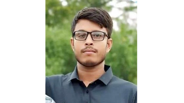 অনলাইন জুয়াড়ী আনোয়ারের অত্যাচারে অতিষ্ঠ এলাকাবাসি