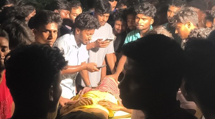 মেহেরপুরে সড়ক দুর্ঘটনায় প্রাণ গেল দুই বন্ধুর
