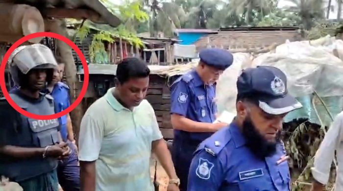 মেহেরপুরে পরকীয়া প্রেমিকাকে অপমানের প্রতিশোধ নিতে খালাতো ভাইকে হত্যাকারী গ্রেফতারসহ রক্তাক্ত অস্ত্র উদ্ধার