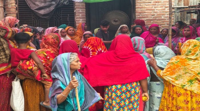 গাংনীতে গৃহবধূর ঝুলন্ত মরদেহ উদ্ধার