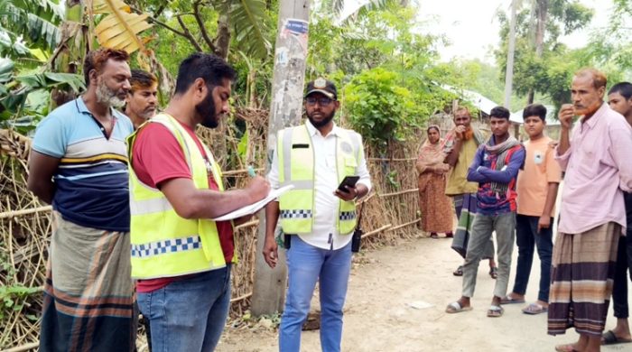 গাংনীতে বোমা সদৃশ বস্তু ও চিরকুট উদ্ধার