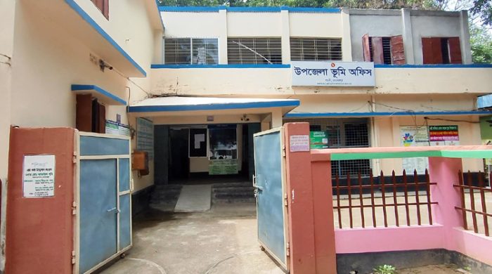 গাংনীতে দুটি সরকারি অফিসে চুরি- এক মাসে ১০ চুরি উপজেলা পরিষদ চত্বরে