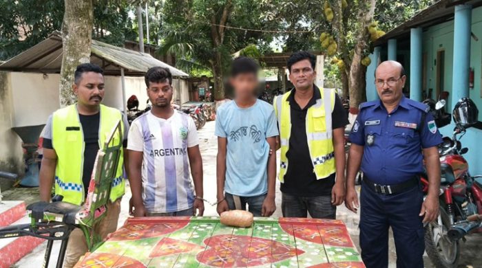 মেহেরপুরে ৩৫০ গ্রাম গাঁজাসহ আটক-২