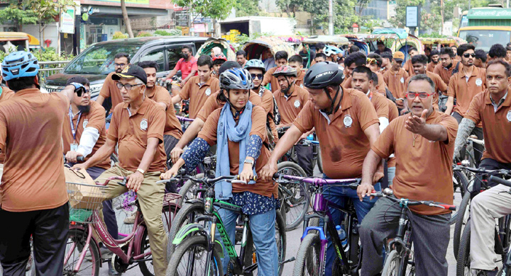 বিশ্ব বাইসাইকেল দিবস উপলক্ষ্যে রাজধানীতে র্যালির একাংশ