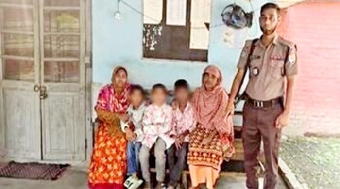 কুষ্টিয়ায় অপহরণ চক্রের দুই নারী সদস্য গ্রেফতার- ৩ শিশু উদ্ধার
