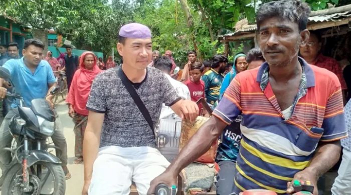 প্রেমের টানে বাংলাদেশে এসে খালি হাতে ফিরলেন চীনা যুবক