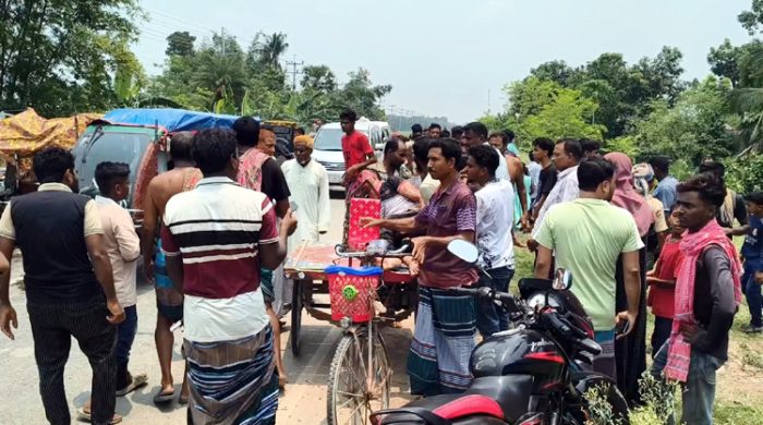 গাংনীতে সড়ক দুর্ঘটনায় শিশুসহ তিন জন নিহত