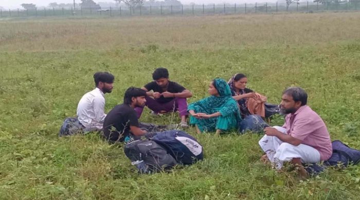 মহেশপুর সীমান্তে ৬ জনকে পুশইন চেষ্টা
