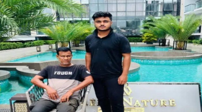 কক্সবাজারে ছুটির আনন্দ ম্লান: ছেলে ফিরলেও সমুদ্রে নিখোঁজ বাবার প্রহর গুনছে পরিবার