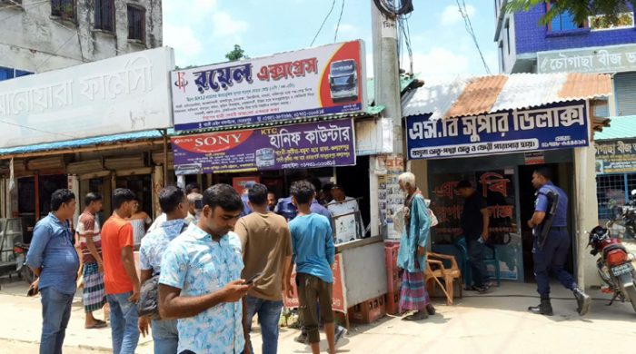 গাংনীতে এনসিপির কেন্দ্রীয় নেতাদের সমাবেশস্থল থেকে এবার বোমা সদৃশ বস্তু উদ্ধার