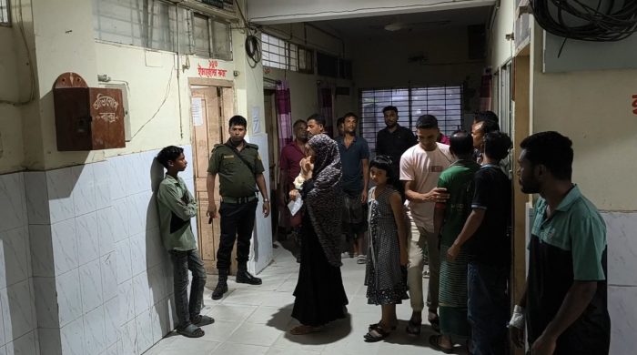 গাংনীতে ফুটবল খেলার সময় এক তরুণের মৃত্যু