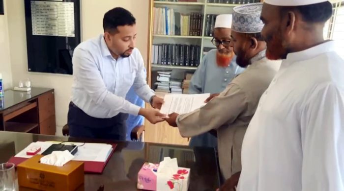 অভিযুক্তর কাছে অভিযোগের স্মারকলিপি প্রদান করলো গাংনী উপজেলা জামায়াত