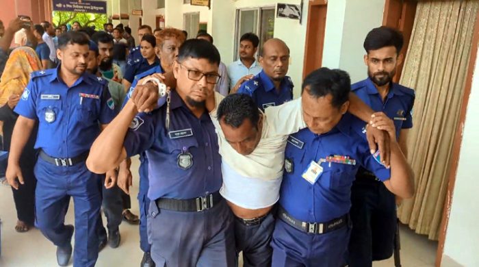 মেহেরপুরে যাবজ্জীবন কারাদন্ড রায় শুনে জ্ঞান হারালেন ধর্ষণ মামলার আসামী