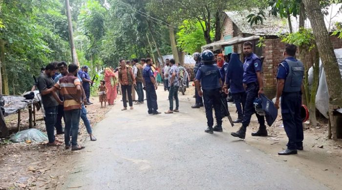 কুষ্টিয়ায় আধিপত্য বিস্তারকে কেন্দ্র করে দুই গ্রুপের সংঘর্ষে একজন নিহত: আহত-৩
