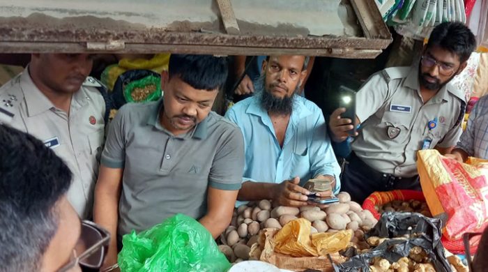 মেহেরপুরে ২২০ গ্রাম গাঁজাসহ মাদক কারবারি গ্রেফতার